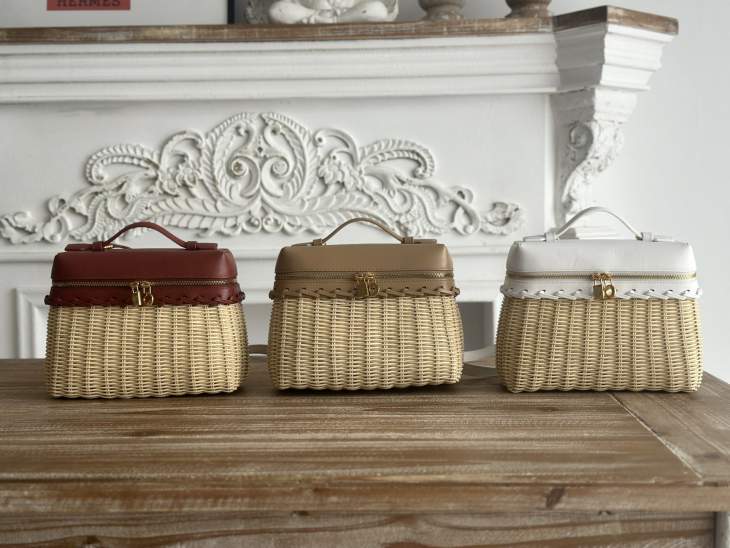 Picture of Loro Piana Handbags _SKUfw226204817fw